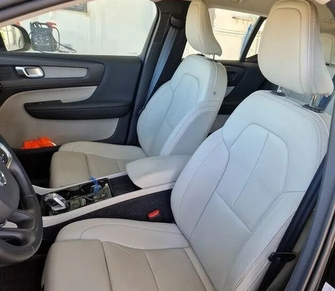 Volvo XC 40 cena 139898 przebieg: 37262, rok produkcji 2020 z Tuchów małe 56